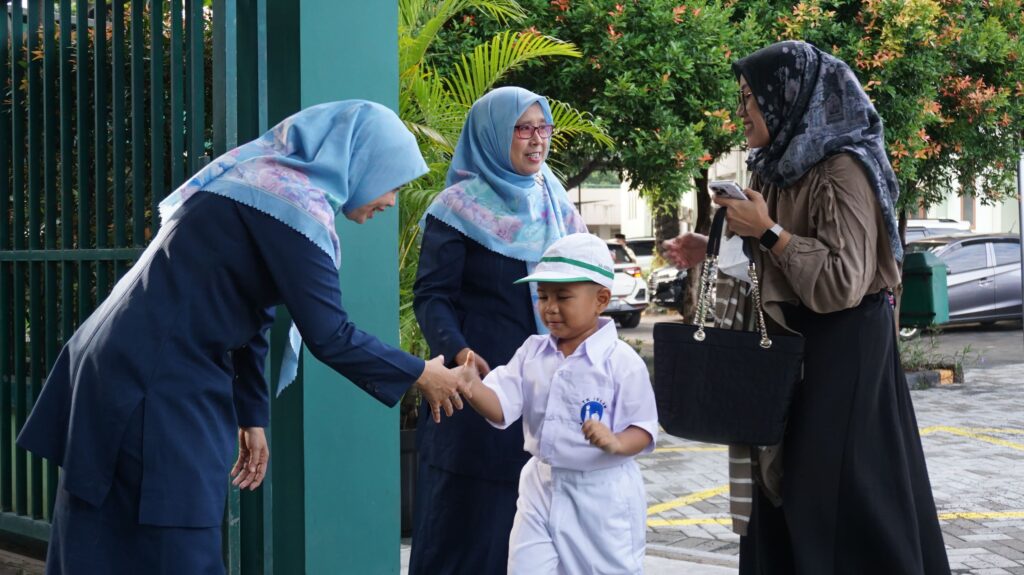 Anak Masih Takut Masuk TK? Ini Tips Agar Lebih Nyaman Sejak Hari Pertama