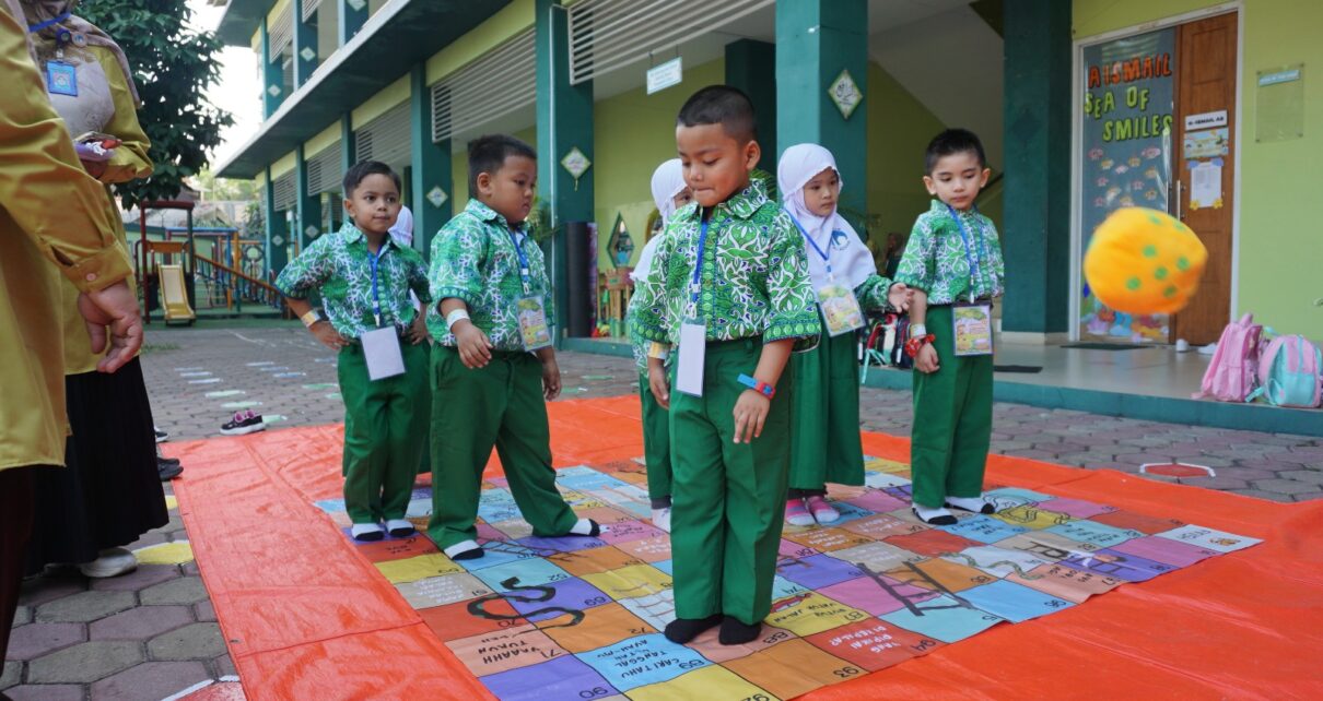 Ini Cara TKIA 6 Sentra Primer Melatih Kemandirian Anak