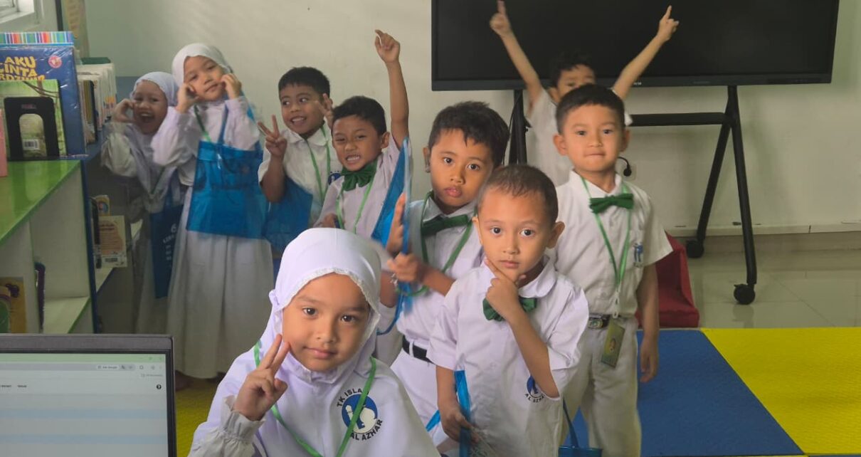 Menumbuhkan Budaya Literasi di TKIA 6 Sentra Primer