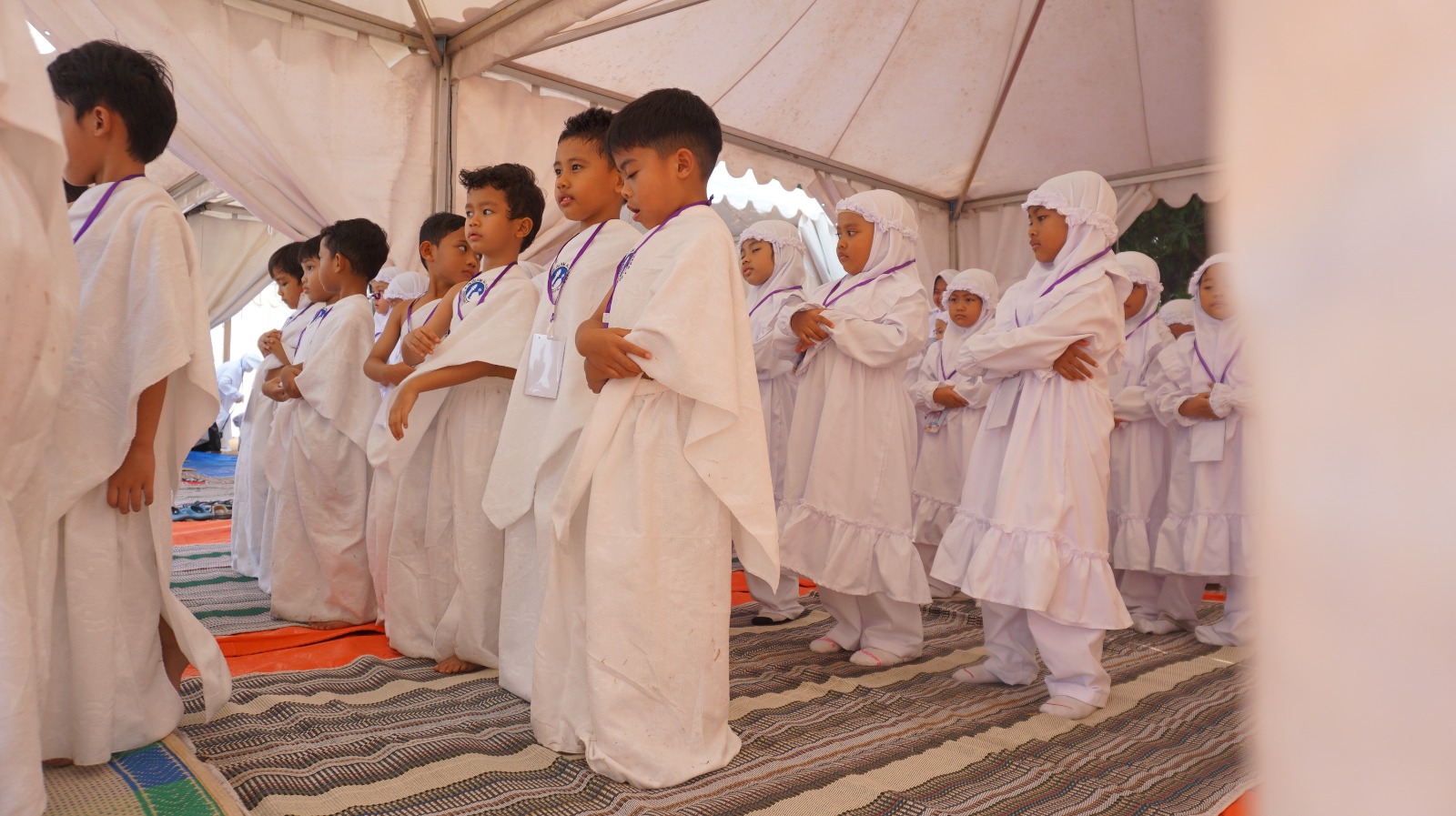 Langkah Kecil Mengenal Rukun Islam Lewat Peragaan Manasik Haji