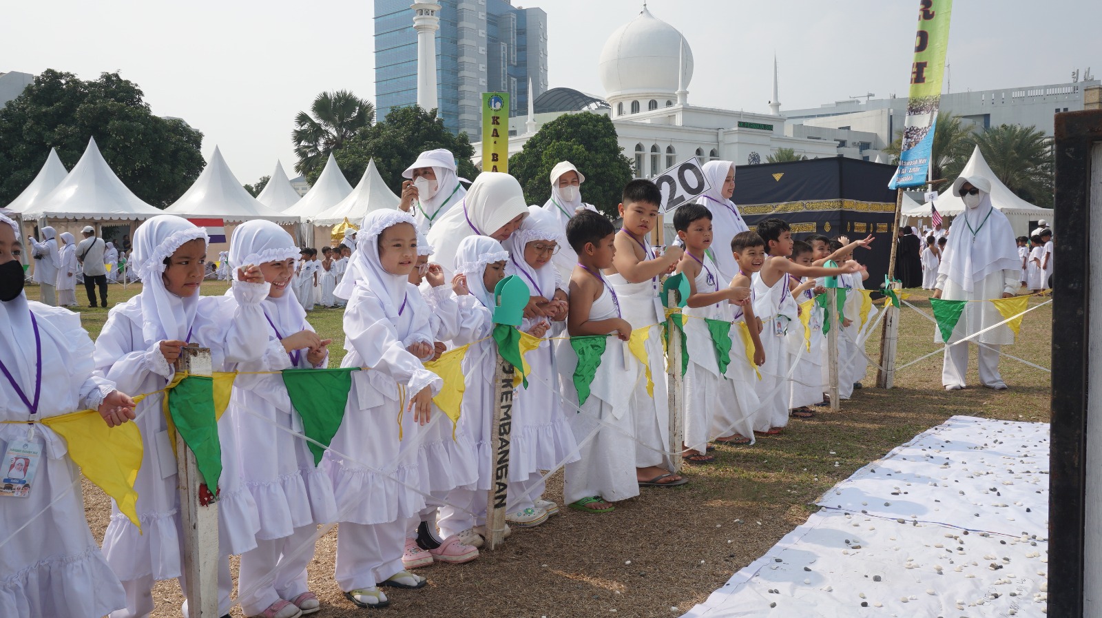 Langkah Kecil Mengenal Rukun Islam Lewat Peragaan Manasik Haji