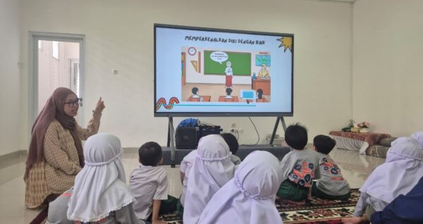 Belajar Berani Tampil! Serunya Ekskul Public Speaking TKIA 6